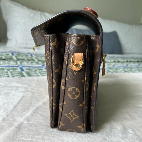 Louis Vuitton Pochette Metis Monogram Satchel Bag - Picture 12 of 16